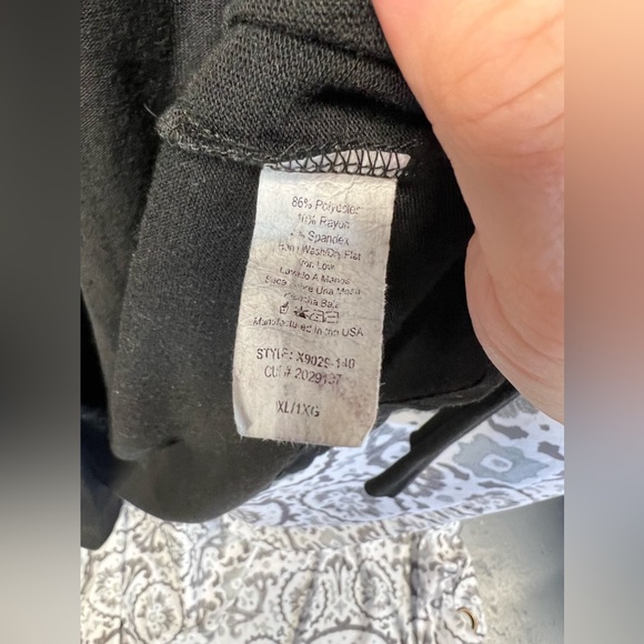 Simple Black π€ Cardi! - Picture 4 of 4